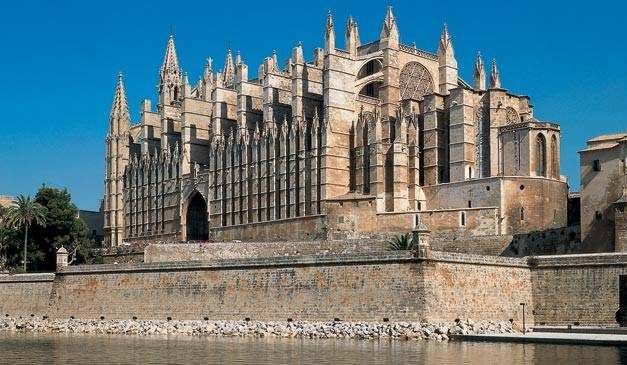Mallorca Cathedral: A jewel of Gothic Architecture