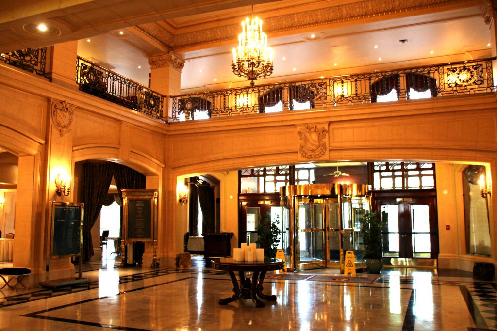fort-garry-hotel-lobby
