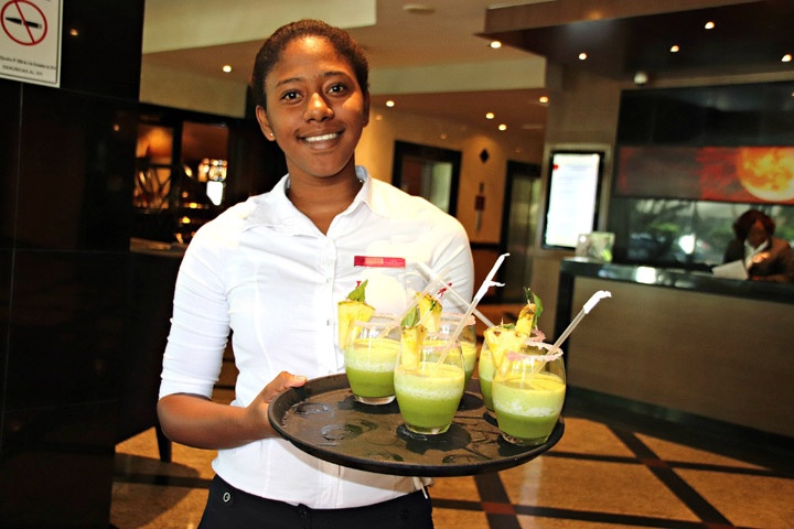 crowne-plaza-panama-our-refreshing-greeting-by-one-of-the-staff