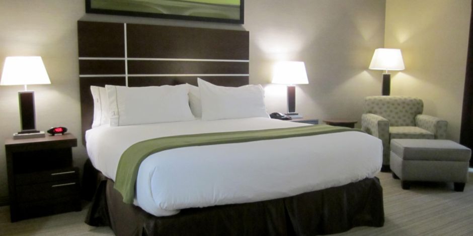 The Holiday Inn Express Golden – Kicking Horse – Serenity in the Heart of the Rockies