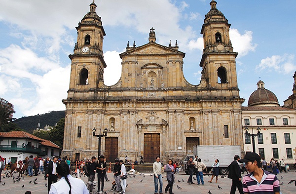 bogota-cathedral-main-square