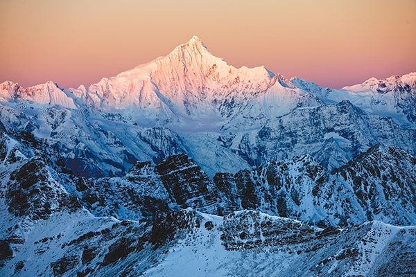 baima-snow-mountain-sunrise