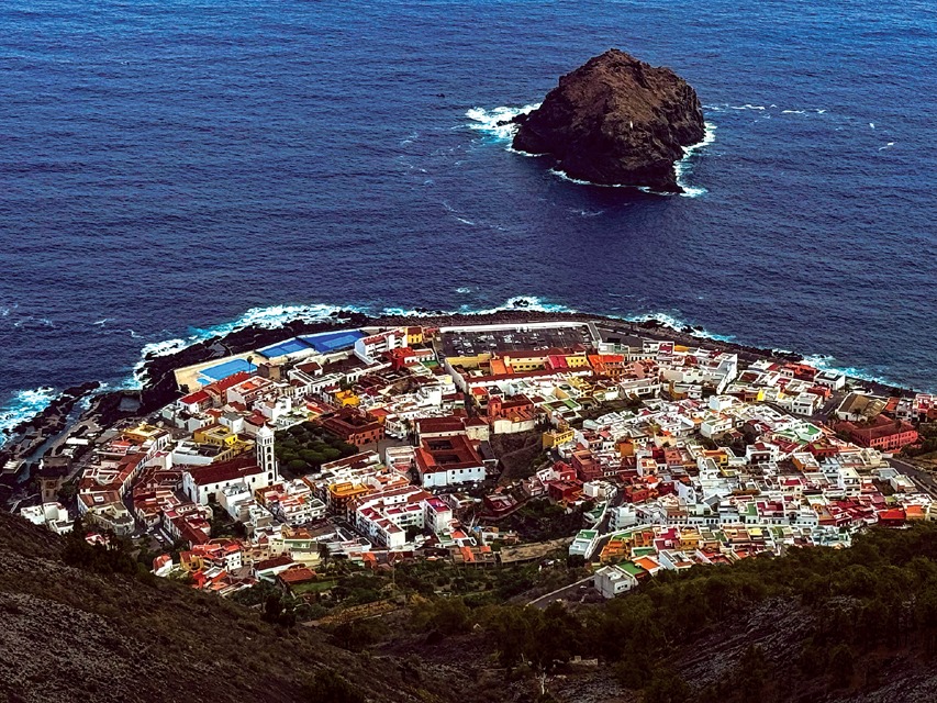 Tenerife – The Striking Grand Dame of the Canary Islands