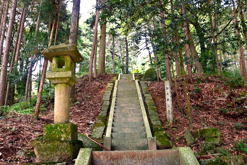 This five-day journey blends classic Kiso Valley highlights with lesser-traveled post towns along the Mino Road