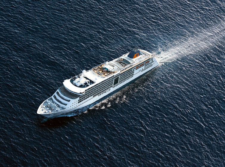 Beyond breathtaking Indonesia and the West Coast of Australia with Hapag-Lloyd Cruises