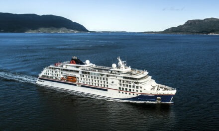 Expedition South Seas with  Hapag-Lloyd Cruises