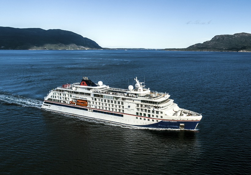 Expedition South Seas with Hapag-Lloyd Cruises